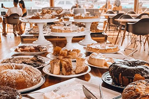 Café da Manhã + Passeio